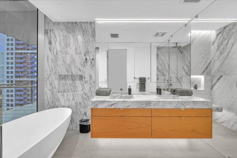 Снять в аренду кондоминиум в Майами-Бич, Флорида 3 спальни, 250м2, № 1944305 - фото 20