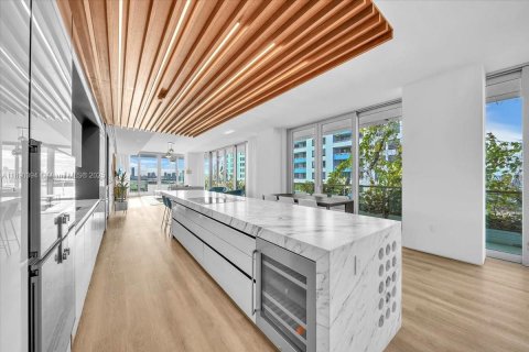 Снять в аренду кондоминиум в Майами-Бич, Флорида 3 спальни, 250м2, № 1944305 - фото 9