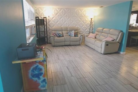 Casa en venta en Port Richey, Florida, 3 dormitorios, 161.37 m2 № 1916673 - foto 4