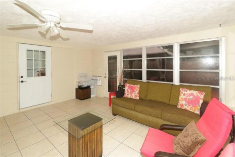 Casa en venta en Port Richey, Florida, 3 dormitorios, 161.37 m2 № 1916673 - foto 16