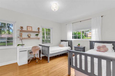 House in Coral Gables, Florida 3 bedrooms, 184.88 sq.m. № 1969657 - photo 21