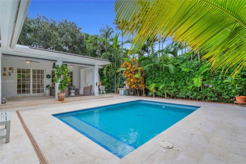 House in Coral Gables, Florida 3 bedrooms, 184.88 sq.m. № 1969657 - photo 28