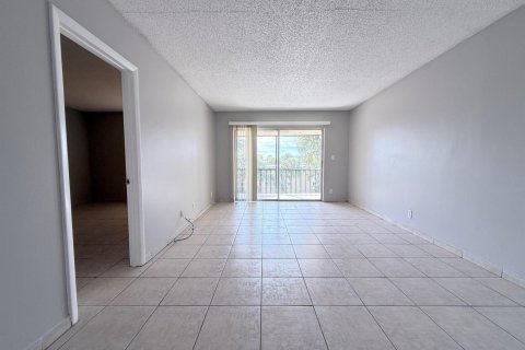 Condo in Boca Raton, Florida, 2 bedrooms  № 2400505 - photo 7