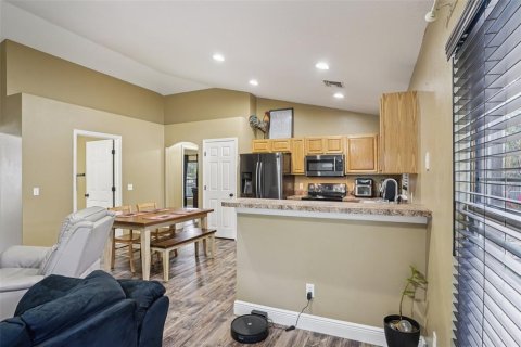House in Lady Lake, Florida 3 bedrooms, 115.2 sq.m. № 2205993 - photo 11