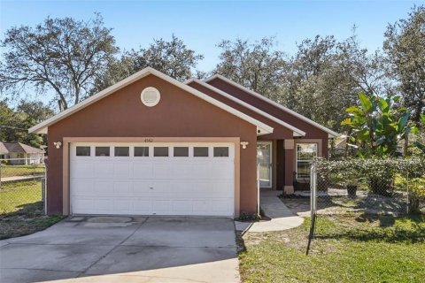 House in Lady Lake, Florida 3 bedrooms, 115.2 sq.m. № 2205993