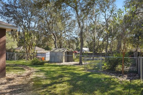 House in Lady Lake, Florida 3 bedrooms, 115.2 sq.m. № 2205993 - photo 29