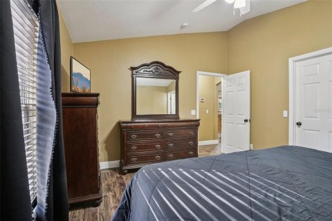 House in Lady Lake, Florida 3 bedrooms, 115.2 sq.m. № 2205993 - photo 19