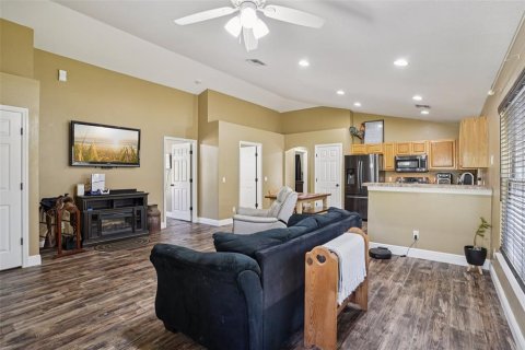 House in Lady Lake, Florida 3 bedrooms, 115.2 sq.m. № 2205993 - photo 10