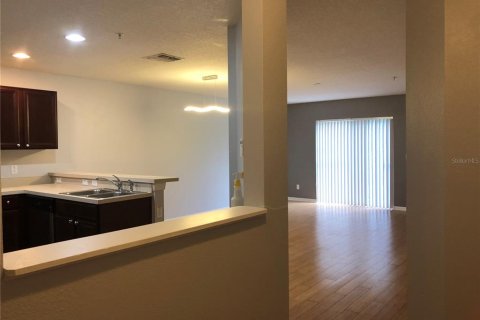 Condo in Orlando, Florida, 3 bedrooms  № 2126730 - photo 2