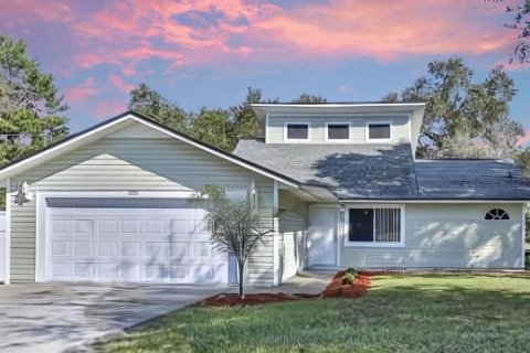 House in Spring Hill, Florida 3 bedrooms, 181.07 sq.m. № 1801312 - photo 1