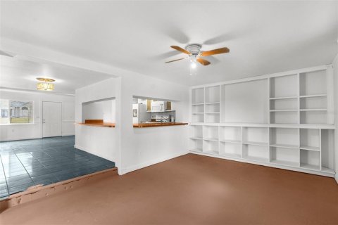 House in Spring Hill, Florida 3 bedrooms, 181.07 sq.m. № 1801312 - photo 15