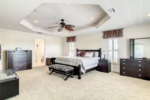 House in Port Charlotte, Florida 5 bedrooms № 1937552 - photo 6