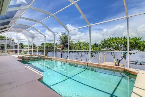 House in Port Charlotte, Florida 5 bedrooms № 1937552 - photo 10