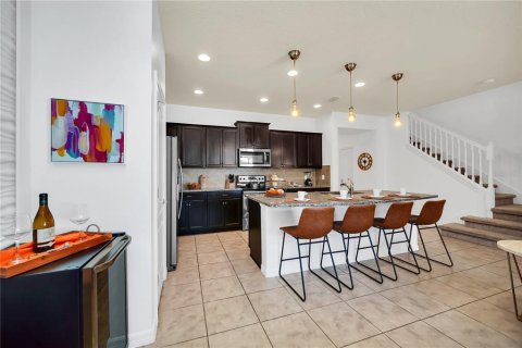 Adosado en venta en Kissimmee, Florida, 5 dormitorios, 210.24 m2 № 1513417 - foto 9