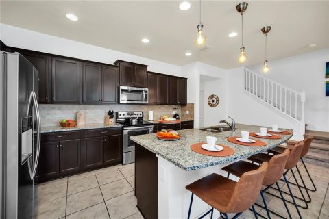 Adosado en venta en Kissimmee, Florida, 5 dormitorios, 210.24 m2 № 1513417 - foto 19