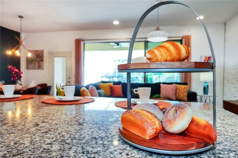 Adosado en venta en Kissimmee, Florida, 5 dormitorios, 210.24 m2 № 1513417 - foto 8