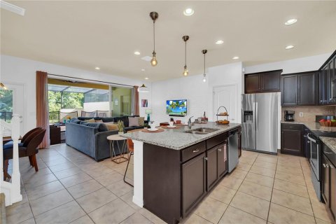 Adosado en venta en Kissimmee, Florida, 5 dormitorios, 210.24 m2 № 1513417 - foto 14