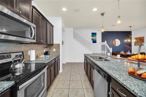 Adosado en venta en Kissimmee, Florida, 5 dormitorios, 210.24 m2 № 1513417 - foto 20