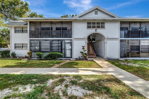 Condominio en Hialeah, Florida, 2 dormitorios  № 2168835