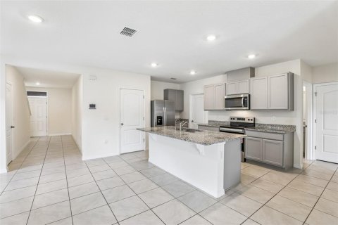 Casa en venta en Saint Cloud, Florida, 5 dormitorios, 227.7 m2 № 2209385 - foto 3