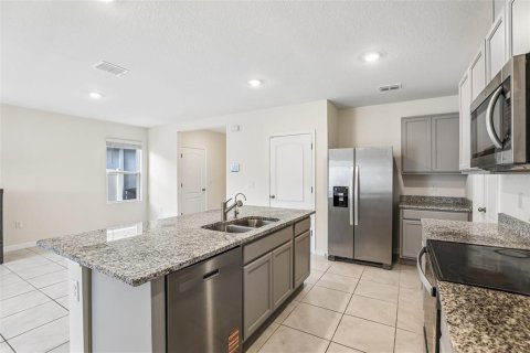 Casa en venta en Saint Cloud, Florida, 5 dormitorios, 227.7 m2 № 2209385 - foto 4
