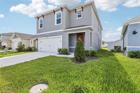 House in Saint Cloud, Florida 5 bedrooms, 227.7 sq.m. № 2209385