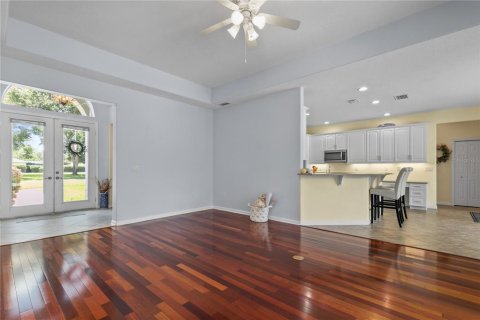 Casa en venta en Mount Dora, Florida, 3 dormitorios, 223.62 m2 № 1827350 - foto 4