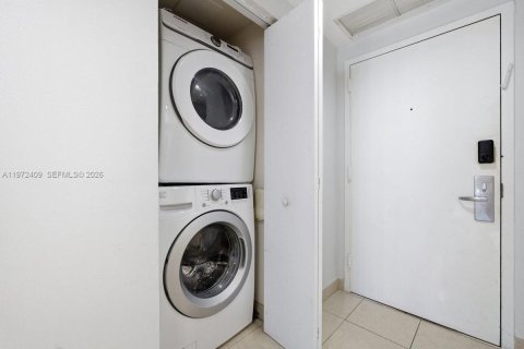 Купить кондоминиум в Санни-Айлс-Бич, Флорида 1 спальня, 89.19м2, № 2041426 - фото 12