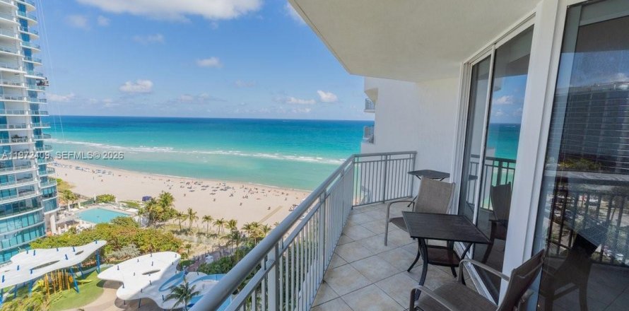 Кондоминиум с 1 спальней в Санни-Айлс-Бич, Флорида № 2041426