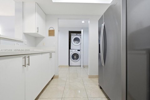 Купить кондоминиум в Санни-Айлс-Бич, Флорида 1 спальня, 89.19м2, № 2041426 - фото 14