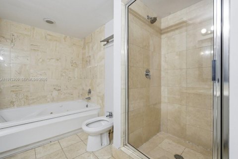 Купить кондоминиум в Санни-Айлс-Бич, Флорида 1 спальня, 89.19м2, № 2041426 - фото 22