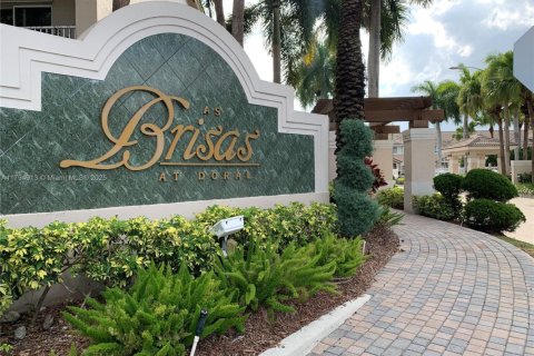Copropriété à louer à Doral, Floride: 2 chambres, 106.84 m2 № 1708926 - photo 1