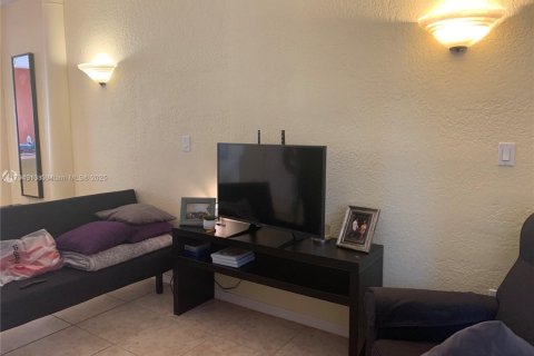 Copropriété à louer à Doral, Floride: 2 chambres, 106.84 m2 № 1708926 - photo 8