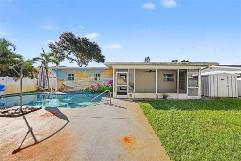 House in Largo, Florida 3 bedrooms, 132.29 sq.m. № 2419194 - photo 22