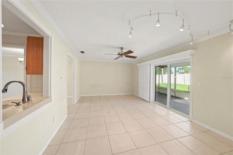 House in Largo, Florida 3 bedrooms, 132.29 sq.m. № 2419194 - photo 6