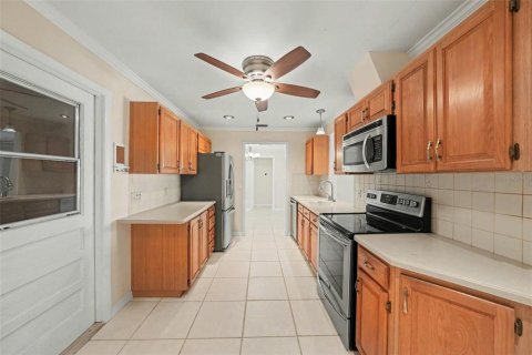 House in Largo, Florida 3 bedrooms, 132.29 sq.m. № 2419194 - photo 7