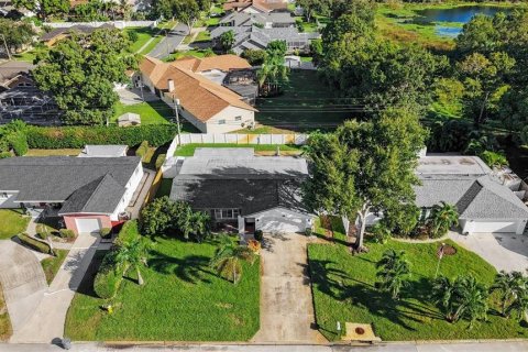 House in Largo, Florida 3 bedrooms, 132.29 sq.m. № 2419194 - photo 26