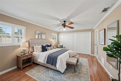 House in Largo, Florida 3 bedrooms, 132.29 sq.m. № 2419194 - photo 12