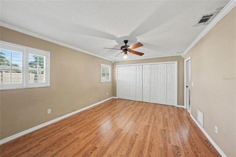 House in Largo, Florida 3 bedrooms, 132.29 sq.m. № 2419194 - photo 13