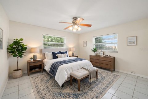 House in Largo, Florida 3 bedrooms, 132.29 sq.m. № 2419194 - photo 10