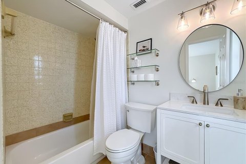 Casa en venta en Holmes Beach, Florida, 3 dormitorios, 90.3 m2 № 2149515 - foto 25