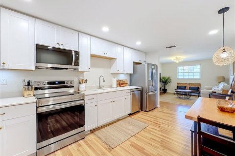 Casa en venta en Holmes Beach, Florida, 3 dormitorios, 90.3 m2 № 2149515 - foto 2