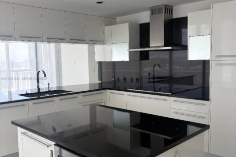 Copropriété à louer à Sunny Isles Beach, Floride: 4 chambres, 230.86 m2 № 1999607 - photo 5