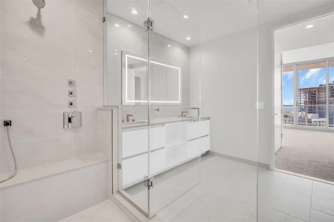Condo in Saint Petersburg, Florida, 3 bedrooms  № 2156103 - photo 28