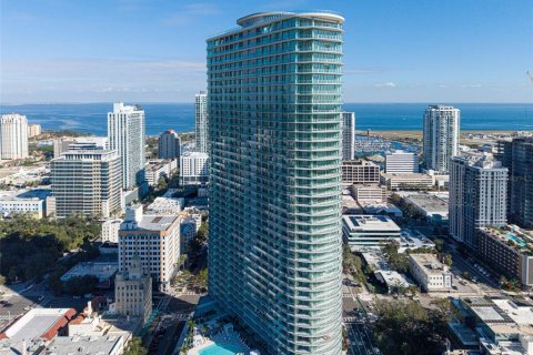 Condo in Saint Petersburg, Florida, 3 bedrooms № 2156103
