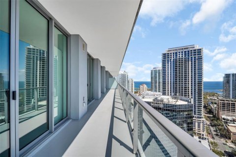 Condo in Saint Petersburg, Florida, 3 bedrooms  № 2156103 - photo 15