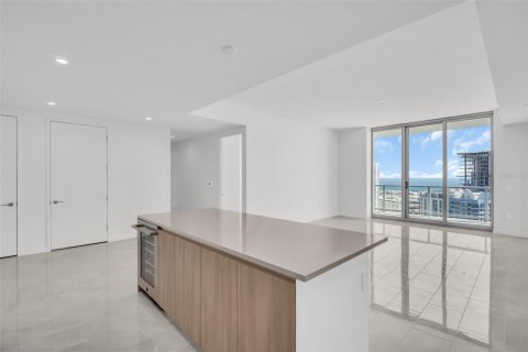 Condo in Saint Petersburg, Florida, 3 bedrooms  № 2156103 - photo 6