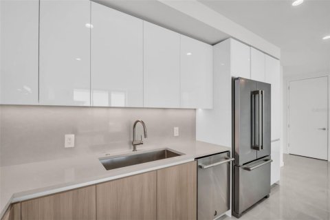 Condo in Saint Petersburg, Florida, 3 bedrooms  № 2156103 - photo 7