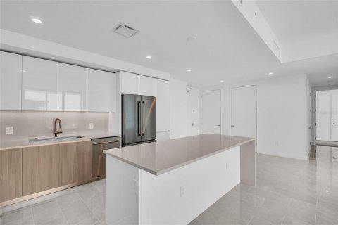 Condo in Saint Petersburg, Florida, 3 bedrooms  № 2156103 - photo 5