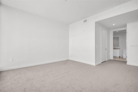 Condo in Saint Petersburg, Florida, 3 bedrooms  № 2156103 - photo 30